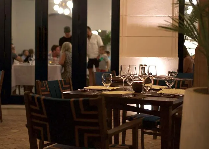 Hotel Santarena At Catalinas