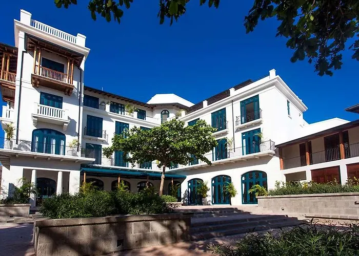 Santarena At Catalinas Hotel 4*