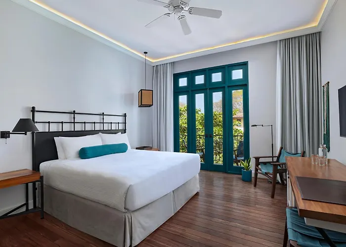 Santarena At Catalinas Hotel 4*