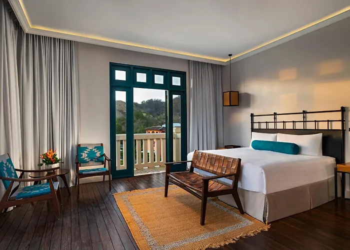 Hotel Santarena At Catalinas 4*