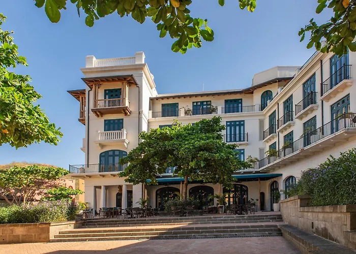 Santarena At Catalinas Hotel